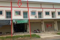 ขายอาคารพาณิชย์ 156/2 หมู่ที่ 4 ถนน สายบ้านบุฤาษี-บ้านรำเบอะ(สร.3005)กม.1+050 สลักได เมืองสุรินทร์ สุรินทร์ ขนาด 0-0-28.10 ของ ธนาคารไทยพาณิชย์